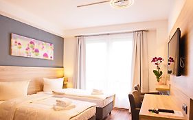 Blncty Hotel  2*